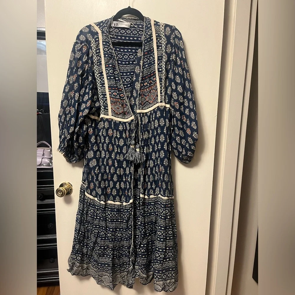 Zara Kimono with Bishop Sleeves - Picture 4 of 5